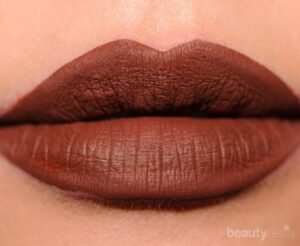 Lipstik_Warna Coklat Tua