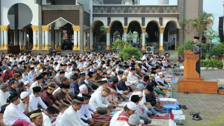 Penuh Keberkahan: 8 Amalan Sunnah Di Hari Raya Idul Fitri_banner