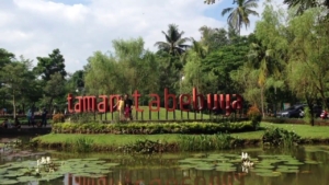 Taman Kota Di Jakarta_Taman Tabebuya_banner